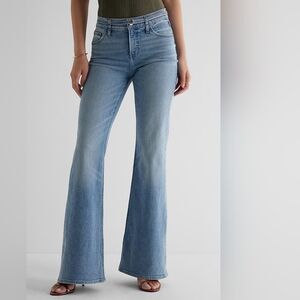 Express Women’s Mid Rise 70s Flare Jeans Size 4 Long  Belted NEW Without Tags